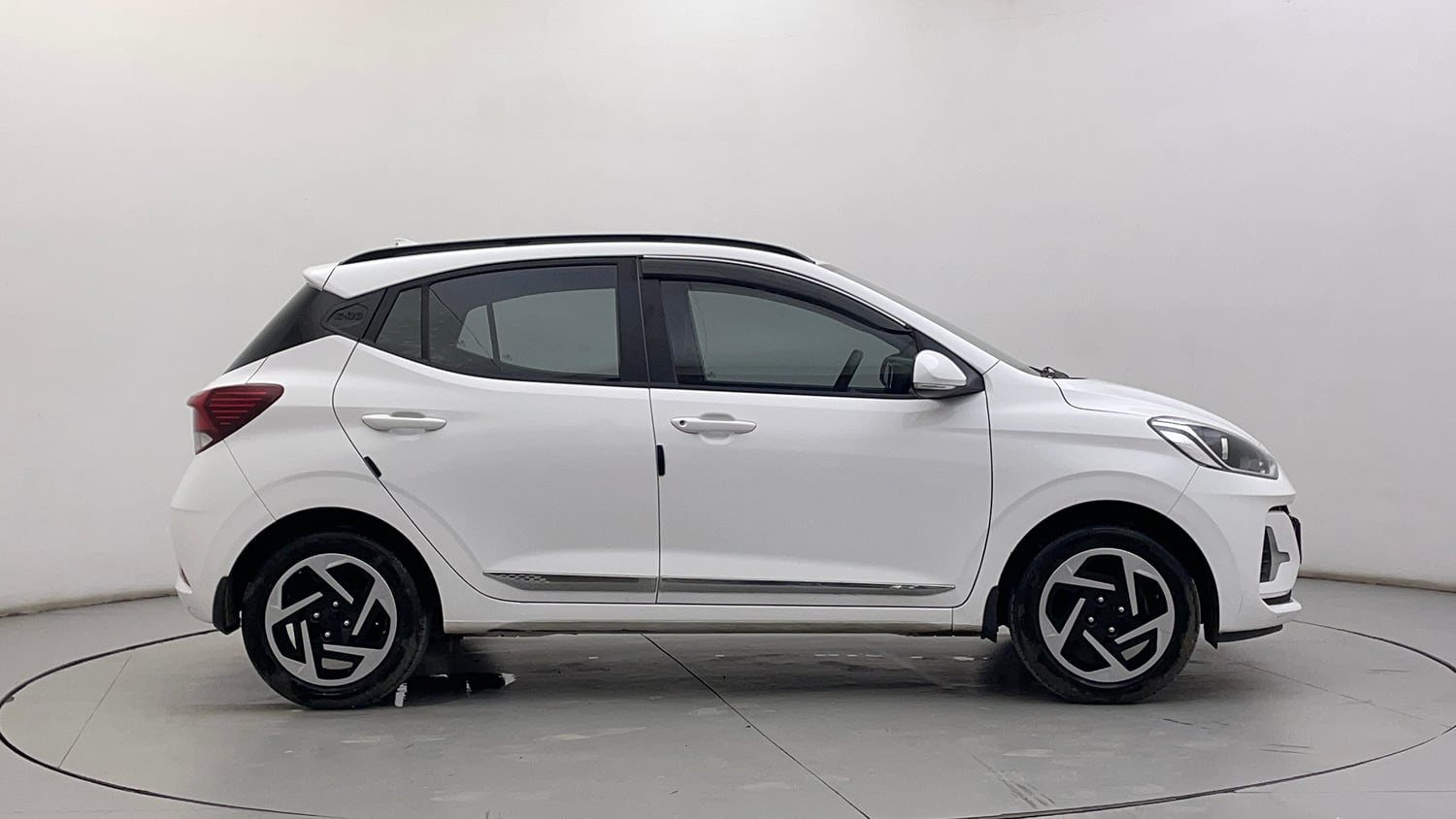 Used 2024 Hyundai Grand i10 Nios Sportz 1.2 Kappa VTVT Petrol Manual exterior RIGHT SIDE VIEW