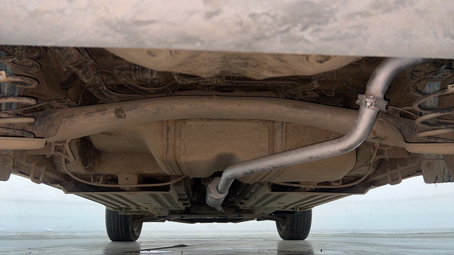Used 2022 Maruti Suzuki Brezza ZXi Petrol Manual extra REAR UNDERBODY VIEW (TAKEN FROM REAR)