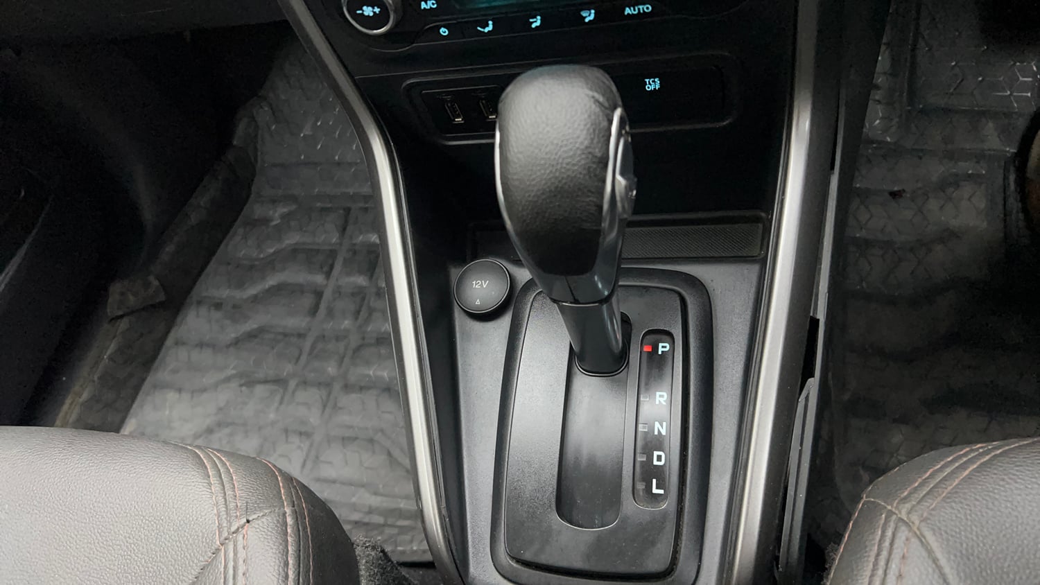 Used 2018 Ford EcoSport Trend + 1.5L Ti-VCT AT Petrol Automatic interior GEAR  KNOB VIEW