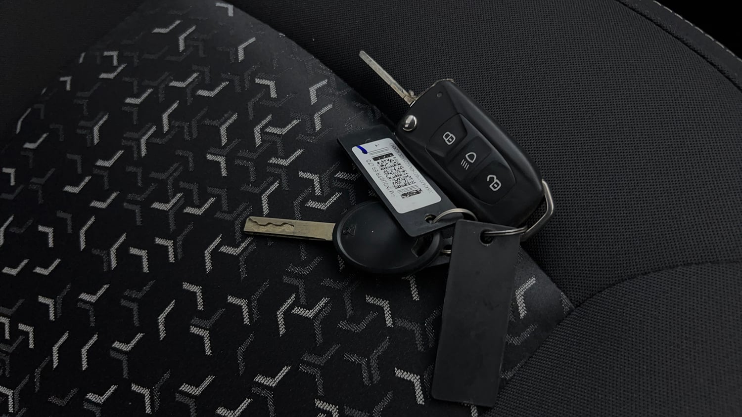 Used 2023 Tata Tiago XZA Plus Petrol Automatic extra CAR KEY VIEW