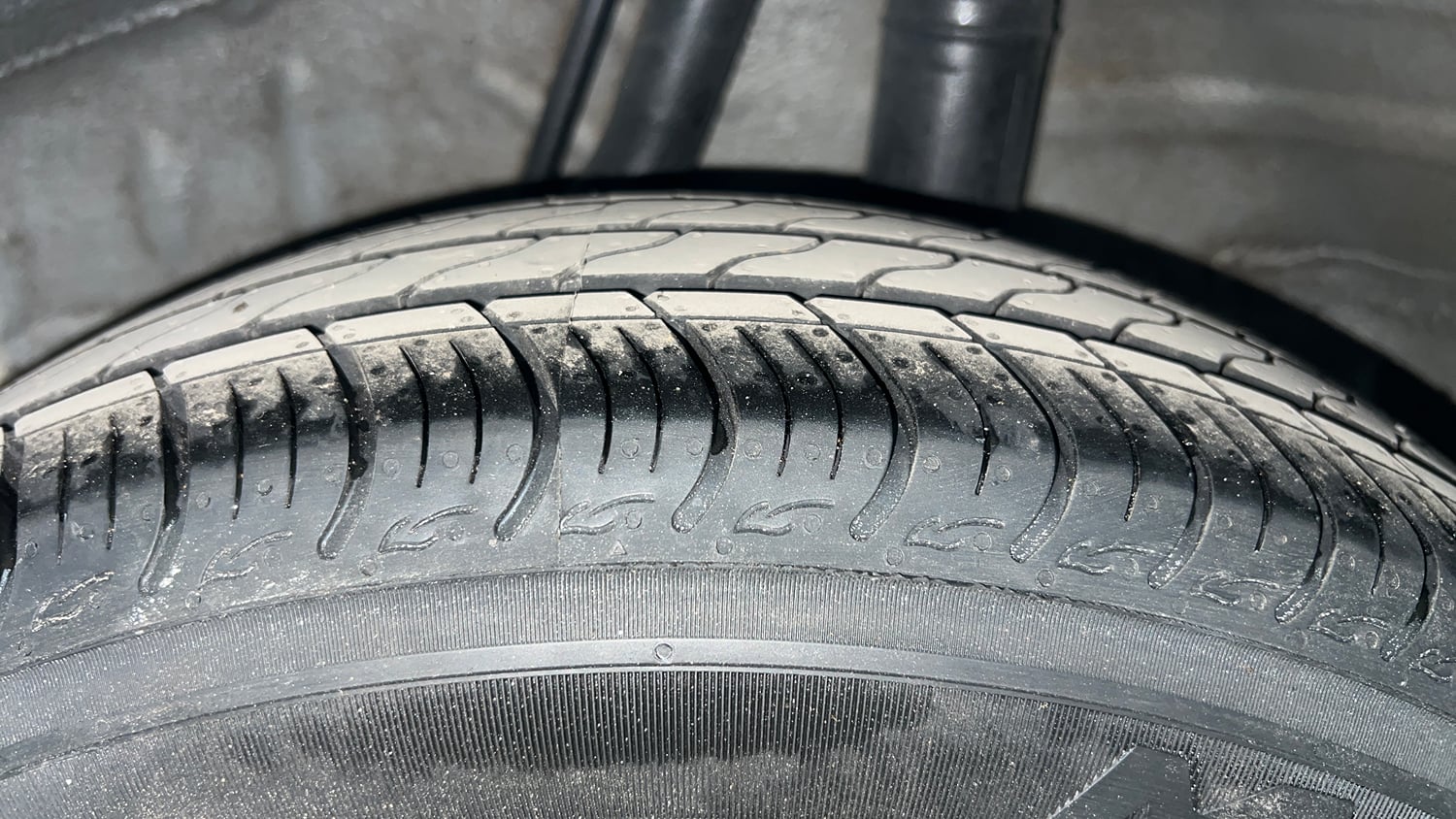 Used 2023 Honda Amaze VX 1.2 Petrol MT Petrol Manual tyres LEFT REAR TYRE TREAD VIEW