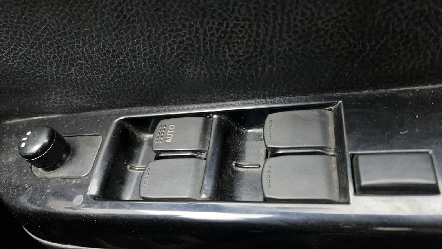 Used 2018 Maruti Suzuki Wagon R VXI Petrol Manual top_features Power windows