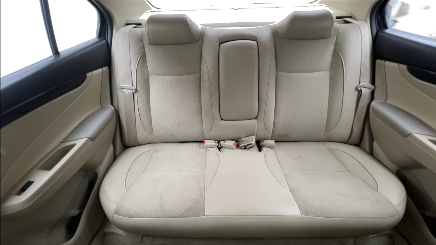 Used 2015 Maruti Suzuki Ciaz ZXi  AT Petrol Automatic interior REAR SEAT CONDITION VIEW