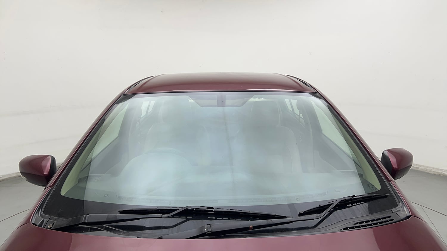 Used 2015 Maruti Suzuki Ciaz ZXi  AT Petrol Automatic exterior FRONT WINDSHIELD VIEW