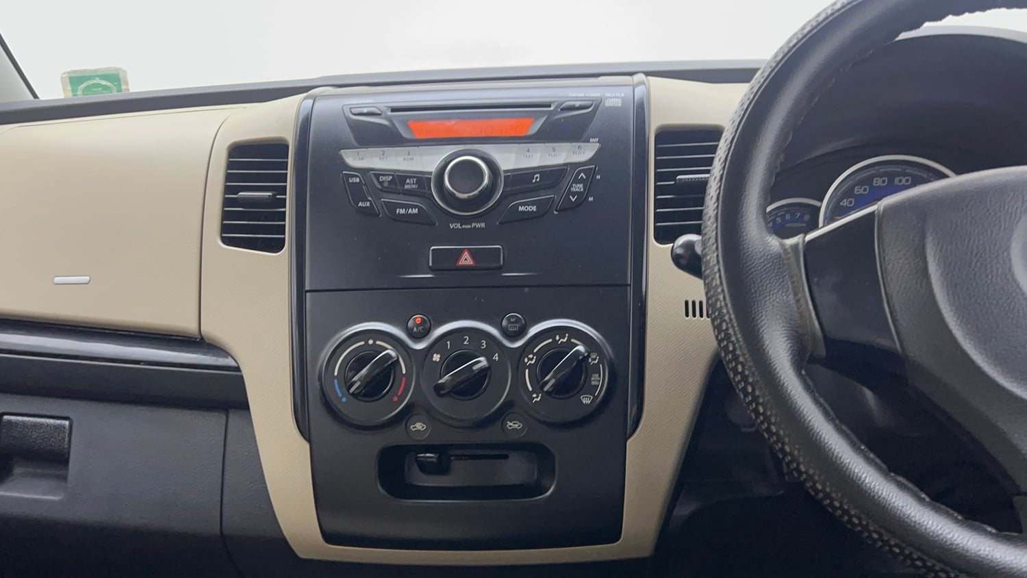 Used 2018 Maruti Suzuki Wagon R VXI Petrol Manual interior MUSIC SYSTEM & AC CONTROL VIEW