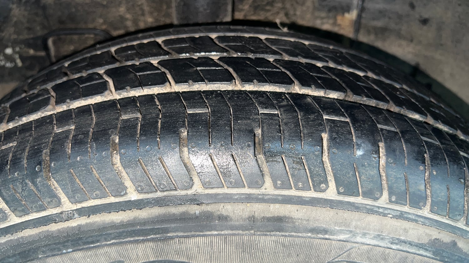 Used 2017 Hyundai Elite i20 Sportz 1.2 Petrol Manual tyres RIGHT REAR TYRE TREAD VIEW