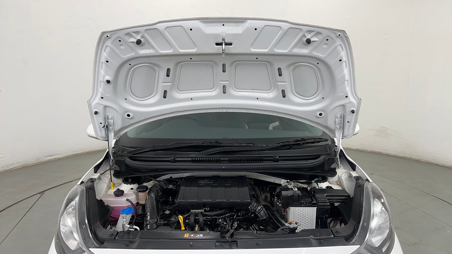 Used 2025 Hyundai Aura SX 1.2 CNG Cng Manual engine ENGINE & BONNET OPEN FRONT VIEW