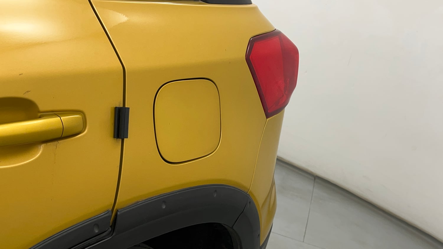 Used 2017 Maruti Suzuki Vitara Brezza [2016-2020] ZDi Diesel Manual dents MINOR SCRATCH