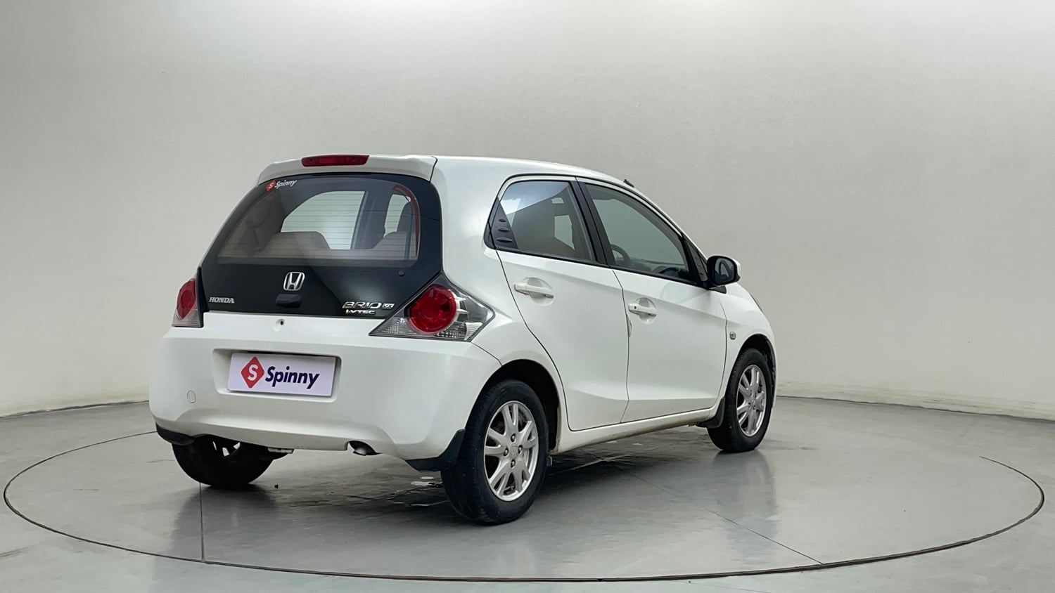 Used 2013 Honda Brio VX MT Petrol Manual exterior RIGHT REAR CORNER VIEW