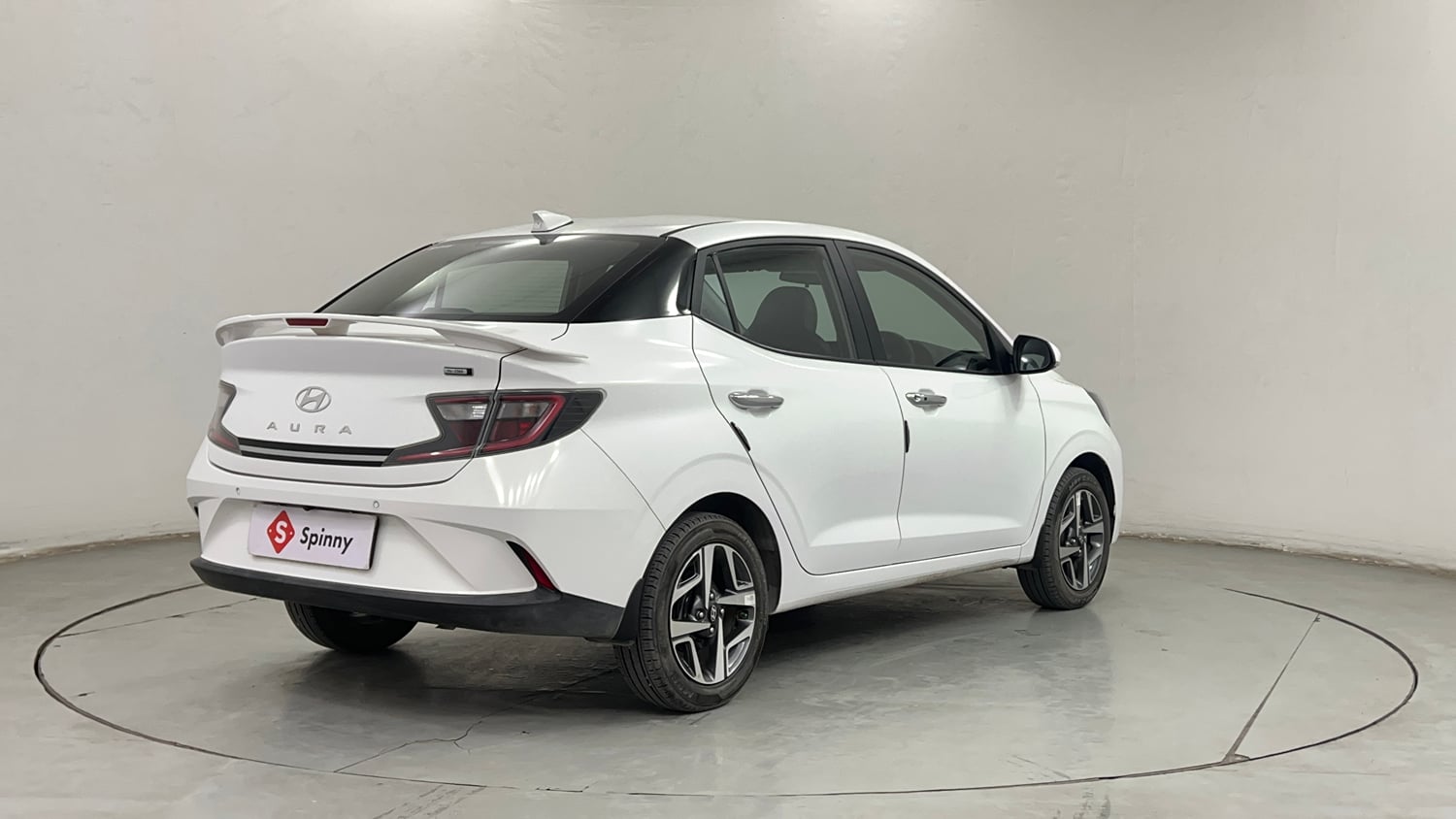Used 2025 Hyundai Aura SX 1.2 CNG Cng Manual exterior RIGHT REAR CORNER VIEW