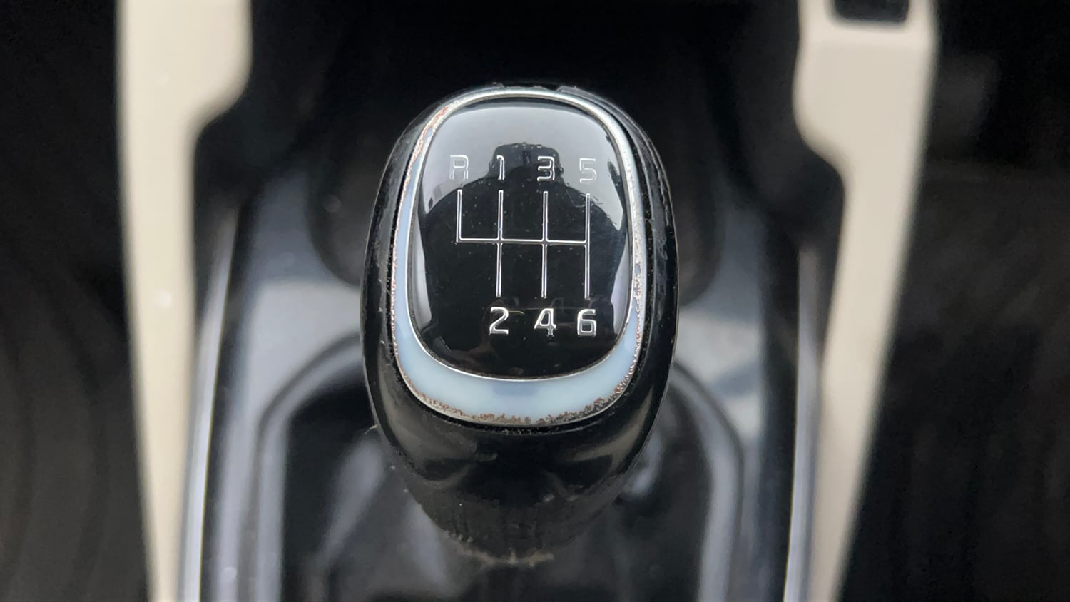 Used 2022 Kia Carens Luxury 1.4 Petrol 7 STR Petrol Manual interior GEAR  KNOB VIEW