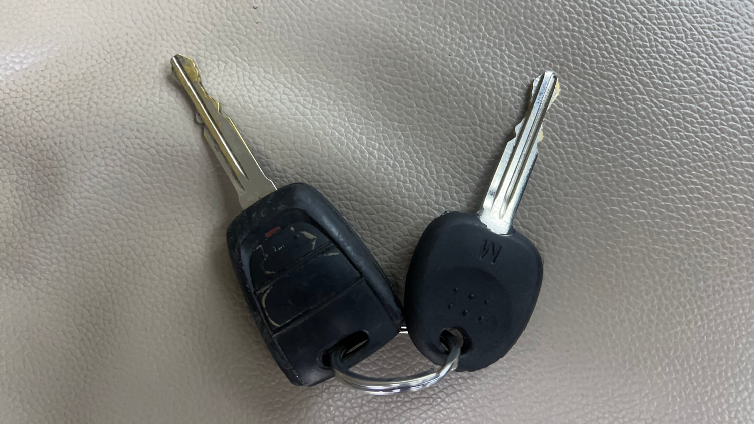 Used 2018 Hyundai Grand i10 Sportz AT 1.2 Kappa VTVT Petrol Automatic extra CAR KEY VIEW