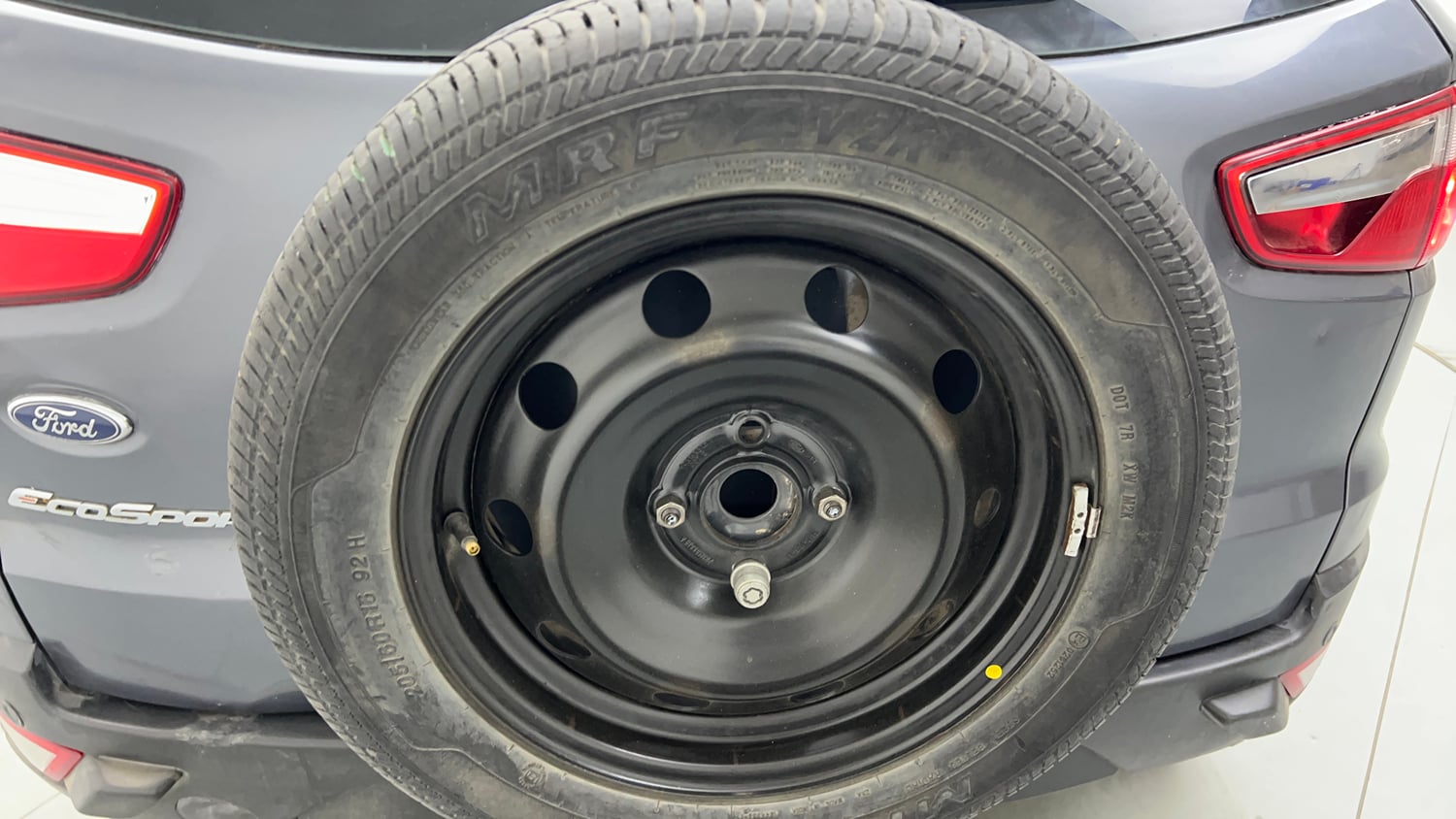 Used 2018 Ford EcoSport Trend + 1.5L Ti-VCT AT Petrol Automatic tyres SPARE TYRE VIEW