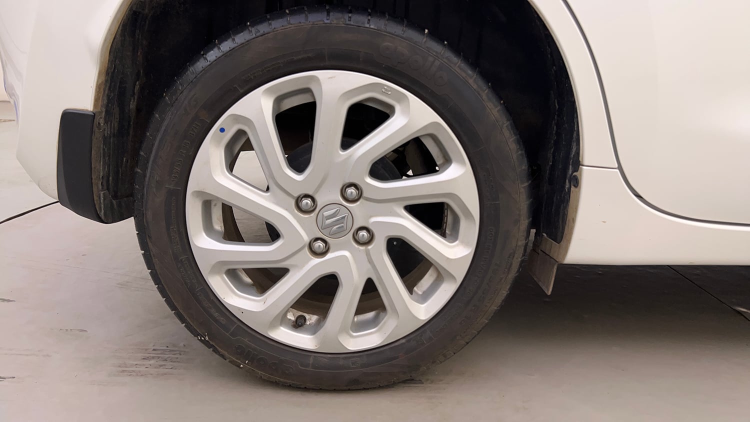 Used 2026 Maruti Suzuki Baleno Zeta MT CNG Cng Manual tyres RIGHT REAR TYRE RIM VIEW