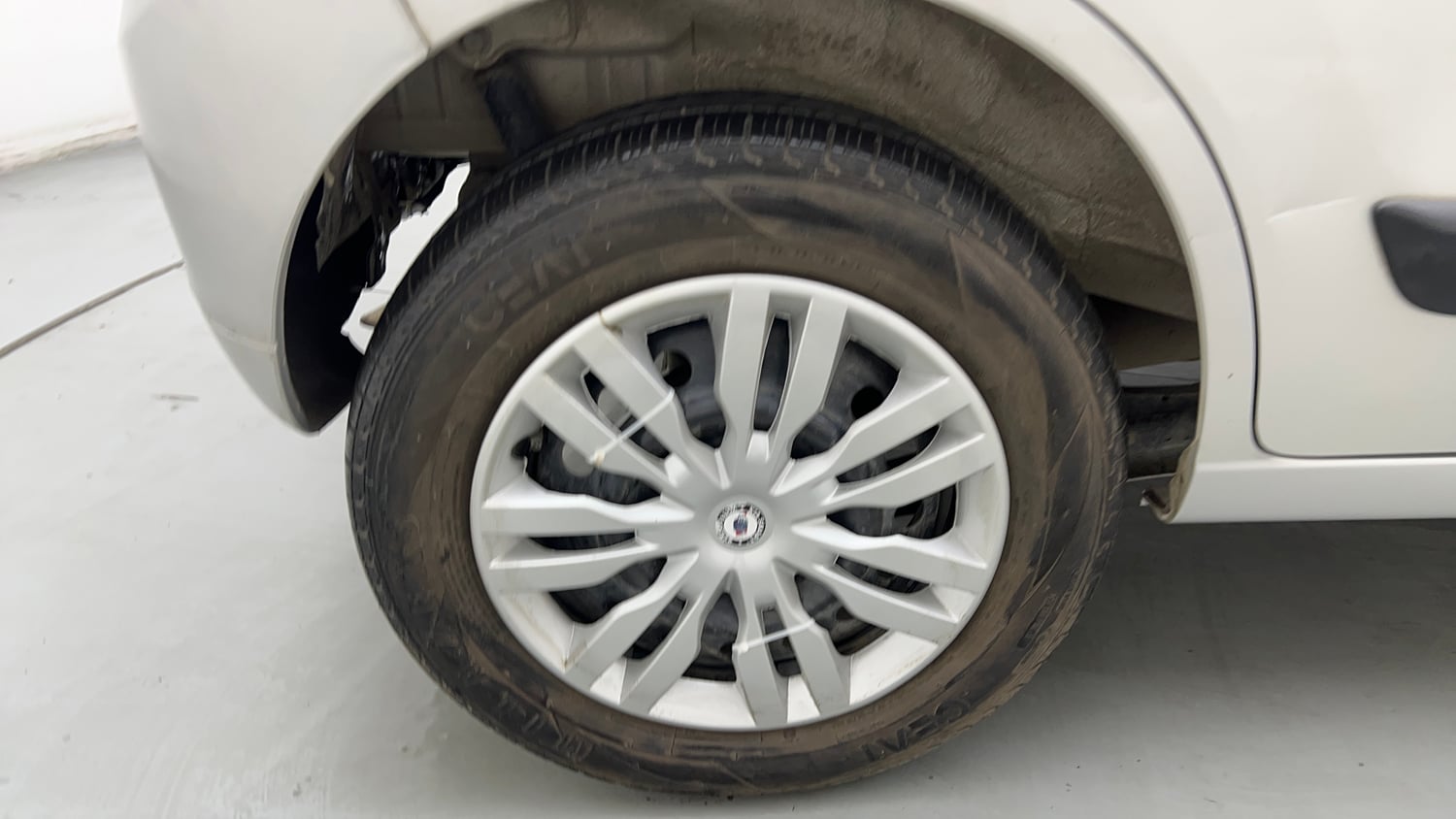 Used 2018 Maruti Suzuki Wagon R VXI Petrol Manual tyres RIGHT REAR TYRE RIM VIEW