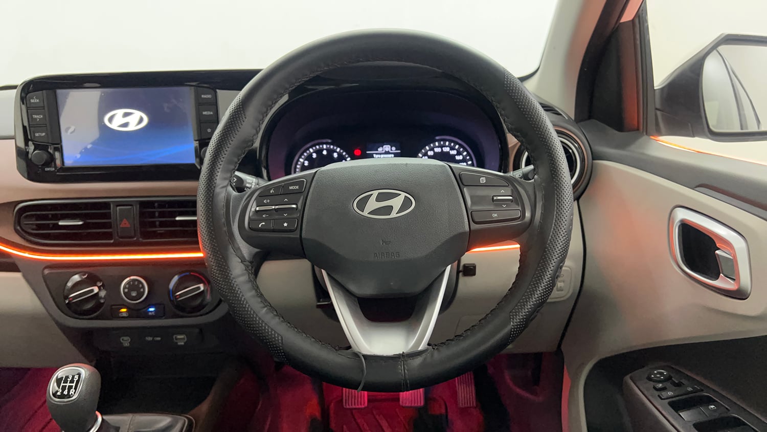 Used 2025 Hyundai Aura SX 1.2 CNG Cng Manual interior STEERING VIEW