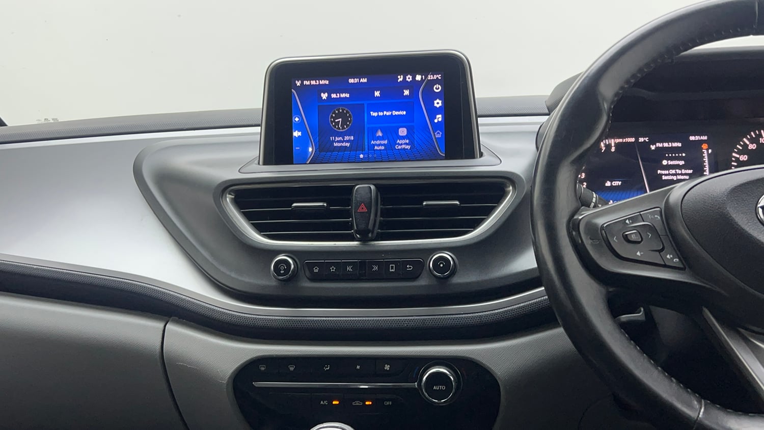 Used 2020 Tata Altroz XZ Petrol Petrol Manual top_features Integrated (in-dash) music system