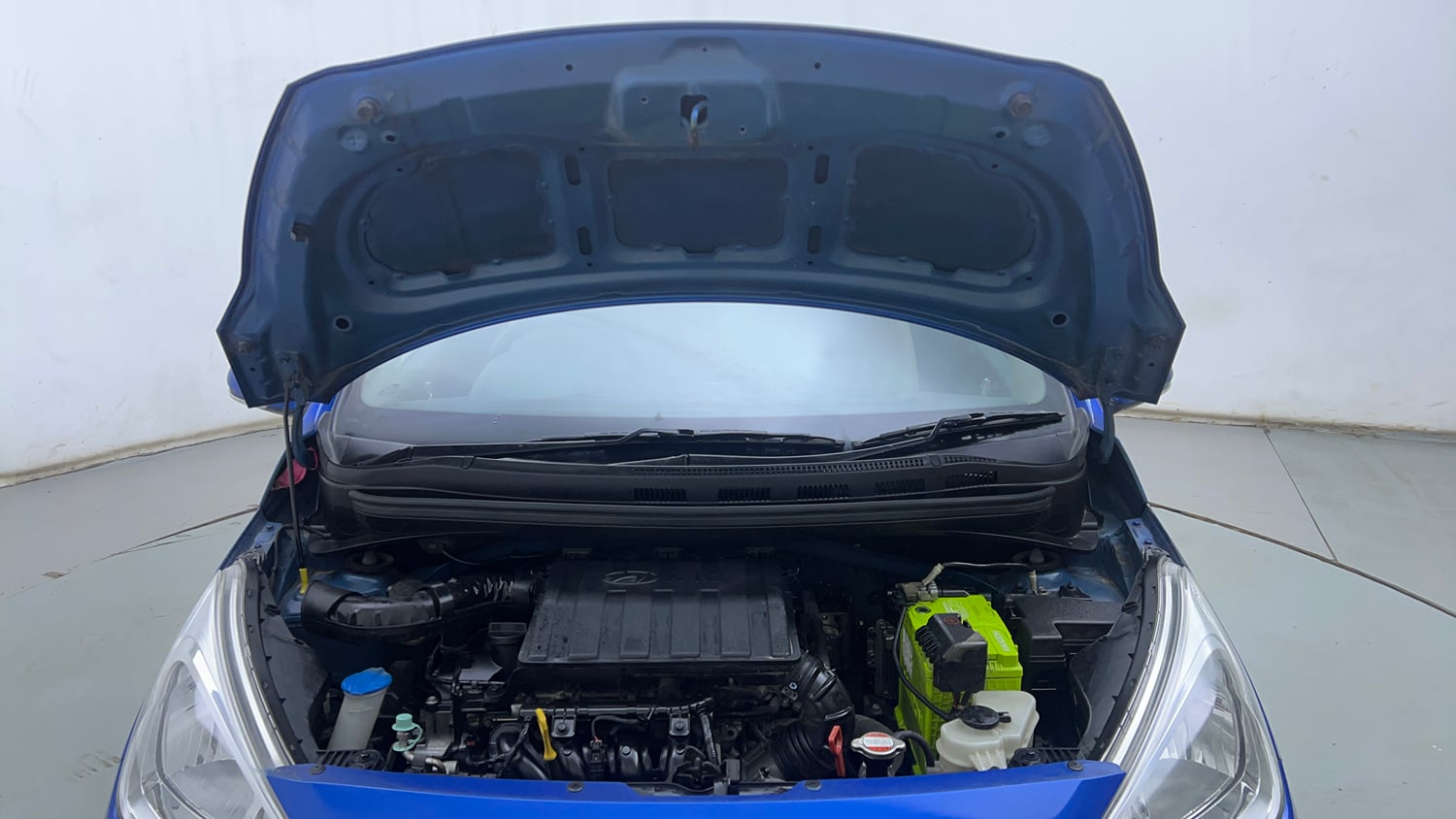 Used 2018 Hyundai Grand i10 Sportz AT 1.2 Kappa VTVT Petrol Automatic engine ENGINE & BONNET OPEN FRONT VIEW