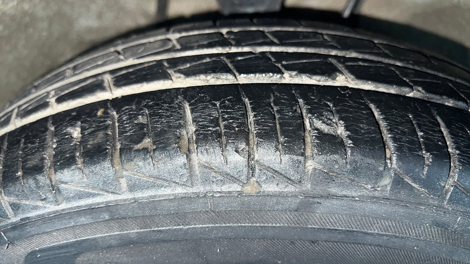Used 2021 Maruti Suzuki Alto 800 LXi (O) CNG Cng Manual tyres RIGHT FRONT TYRE TREAD VIEW