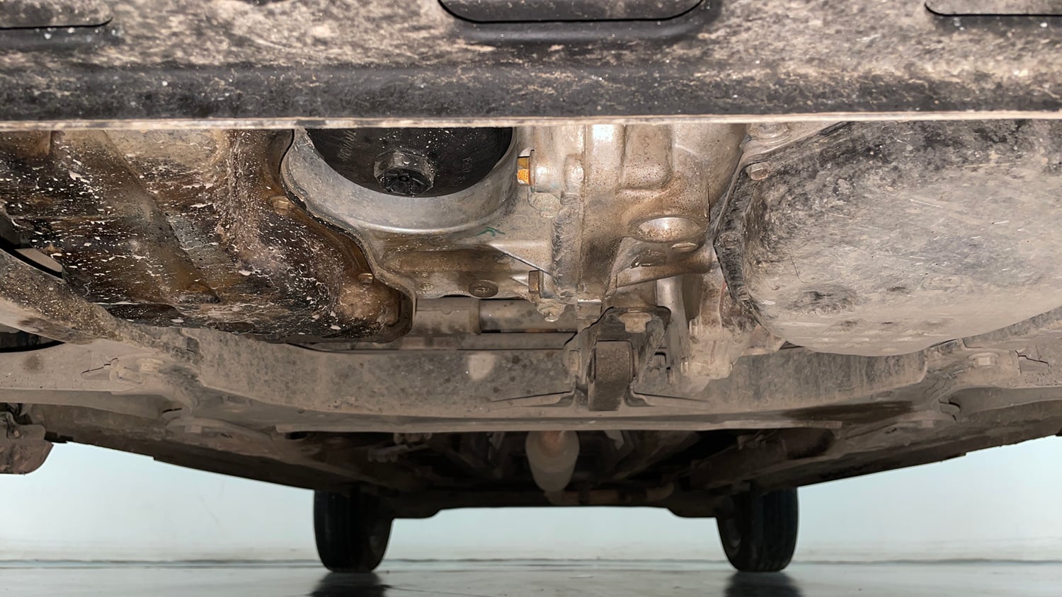 Used 2022 Nissan Magnite XV Premium Turbo CVT Petrol Automatic extra FRONT LEFT UNDERBODY VIEW