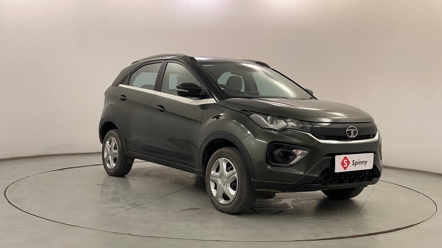 Used 2022 Tata Nexon XMA Plus (S) Diesel Diesel Automatic exterior RIGHT FRONT CORNER VIEW