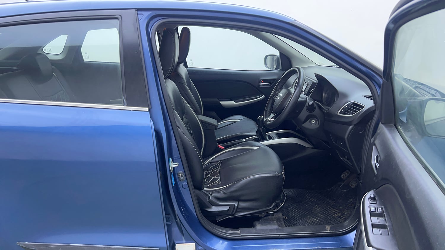 Used 2017 Maruti Suzuki Baleno Delta 1.2 Petrol Manual interior RIGHT SIDE FRONT DOOR CABIN VIEW
