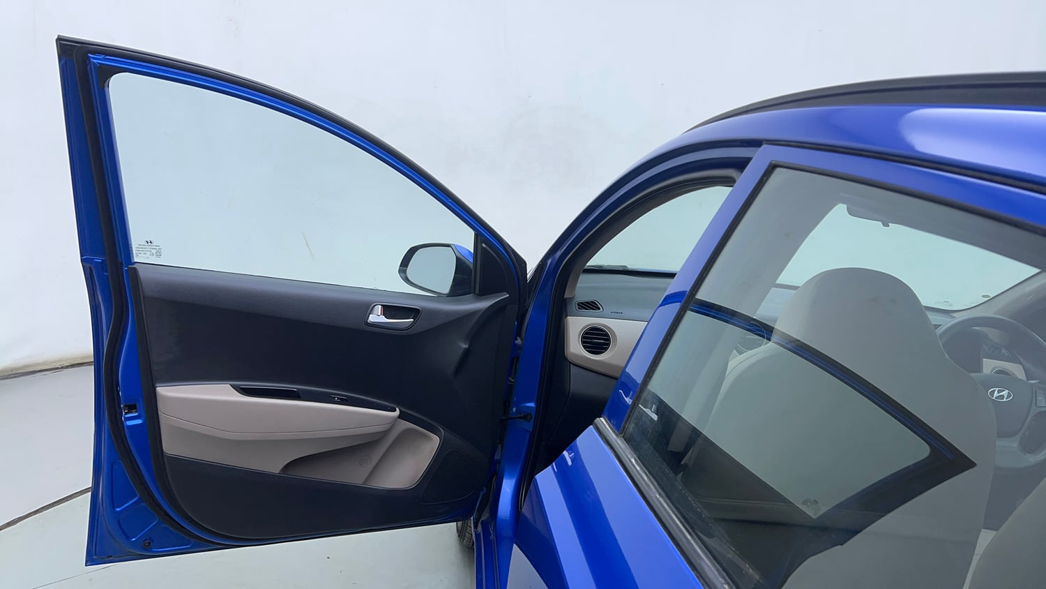 Used 2018 Hyundai Grand i10 Sportz AT 1.2 Kappa VTVT Petrol Automatic interior LEFT FRONT DOOR OPEN VIEW