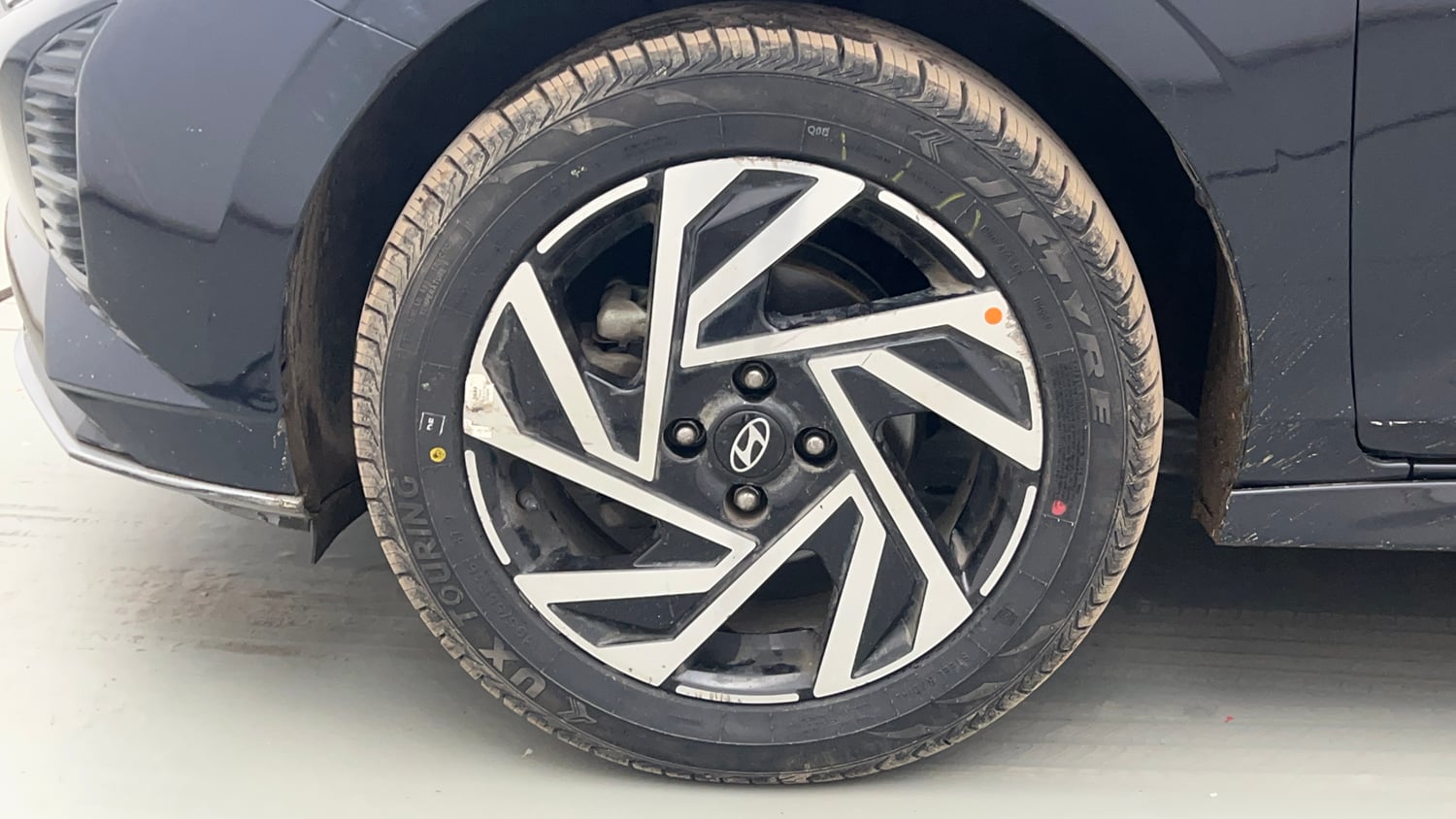 Used 2024 Hyundai New i20 Asta (O) 1.2 IVT Petrol Automatic tyres LEFT FRONT TYRE RIM VIEW