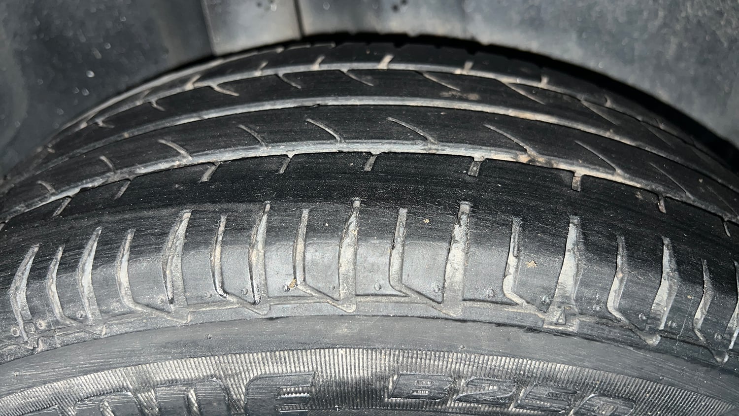 Used 2018 Volkswagen Polo Trendline 1.2L (P) Petrol Manual tyres RIGHT REAR TYRE TREAD VIEW