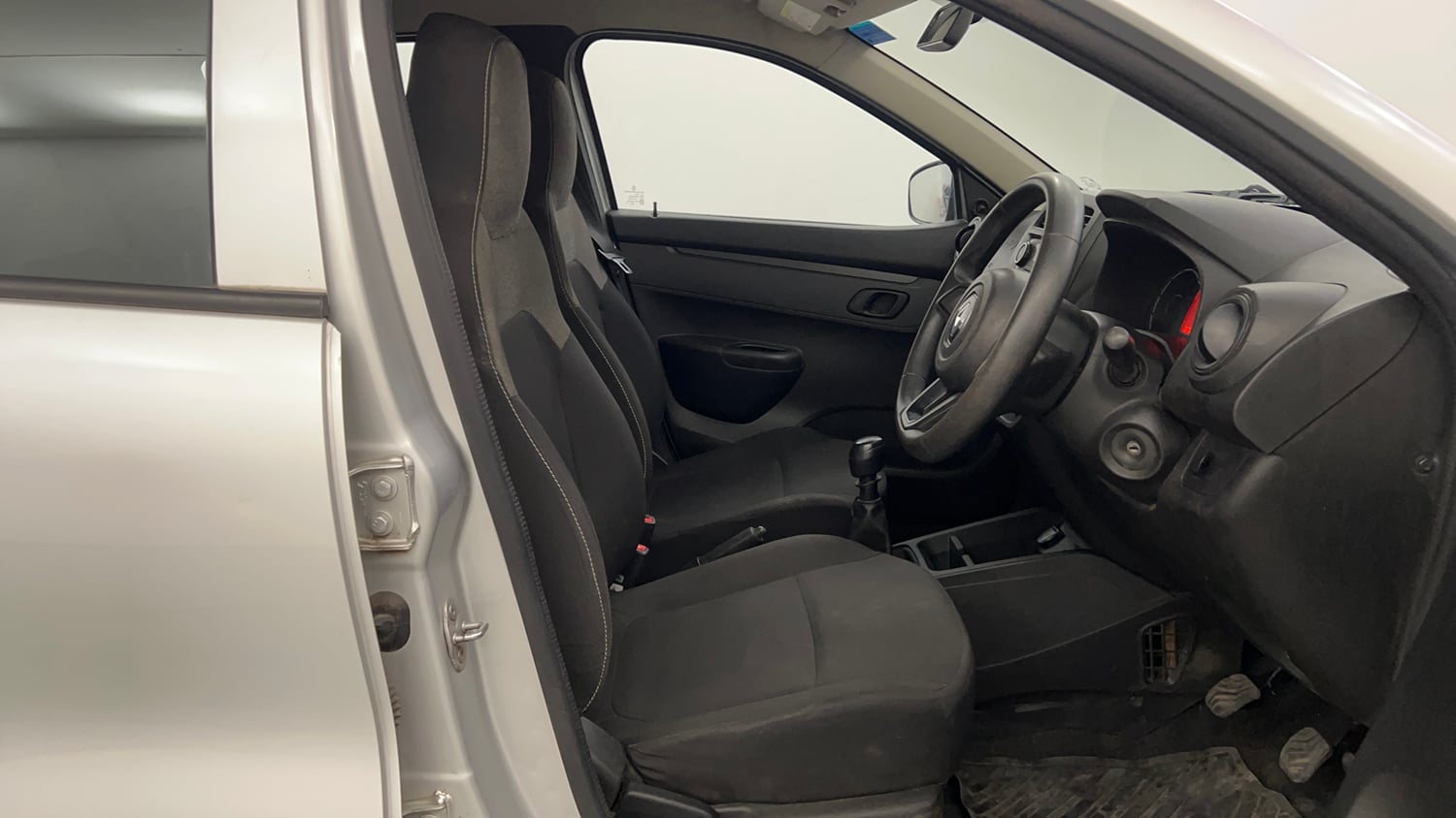 Used 2022 Renault Kwid RXL (O) 1.0 Petrol Manual interior RIGHT SIDE FRONT DOOR CABIN VIEW