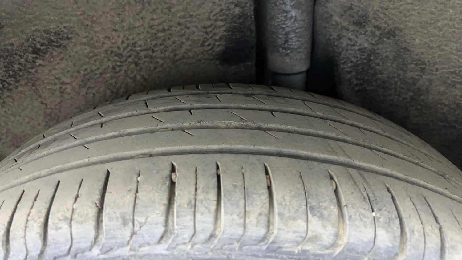 Used 2017 Ford EcoSport Trend+ 1.5L TDCi Diesel Manual tyres LEFT REAR TYRE TREAD VIEW