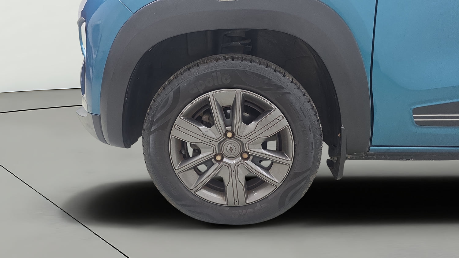 Used 2020 Renault Kwid Neotech RXL 1.0  AMT Petrol Automatic tyres LEFT FRONT TYRE RIM VIEW