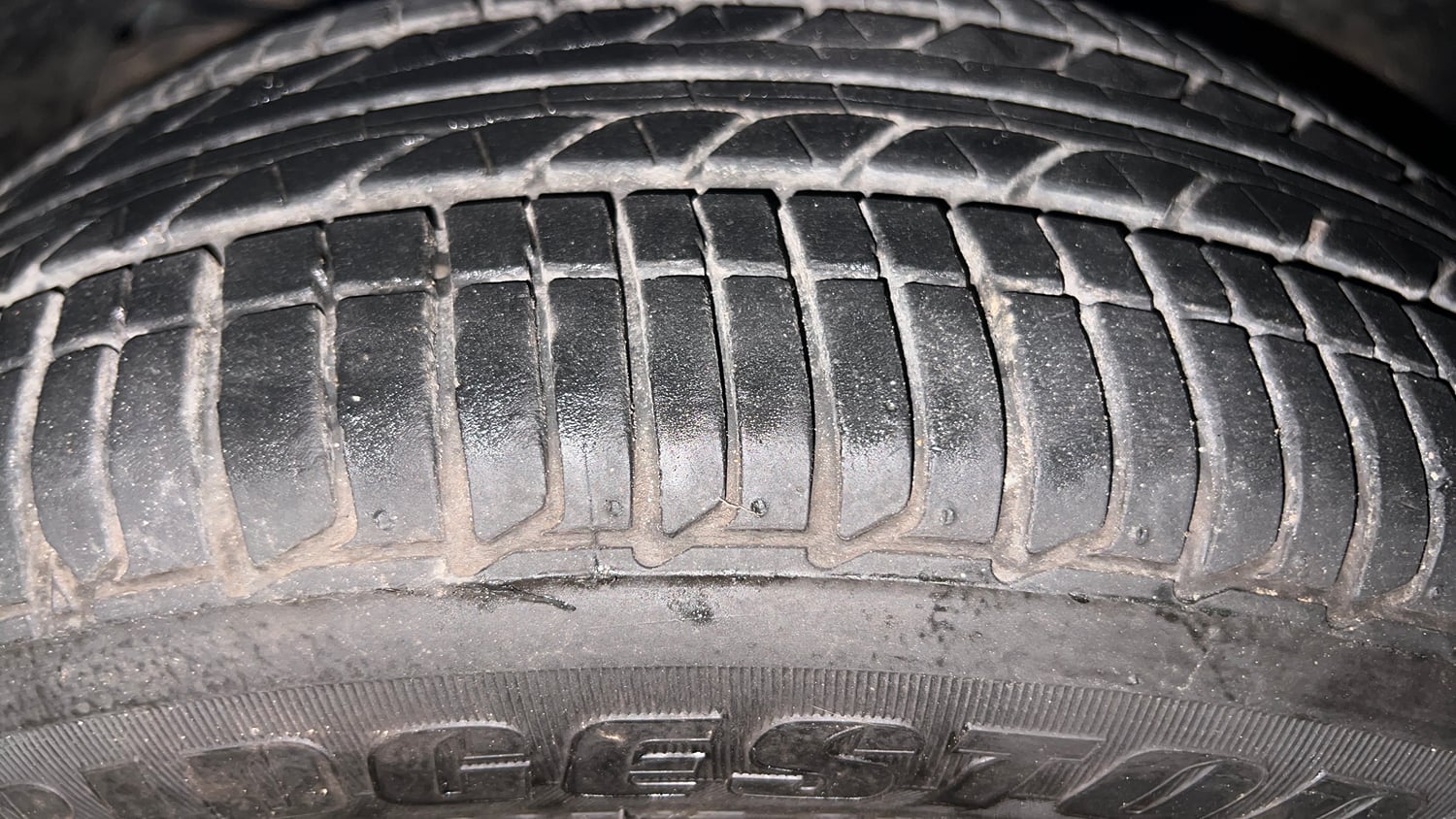 Used 2023 Tata Tiago XZA Plus Petrol Automatic tyres LEFT FRONT TYRE TREAD VIEW