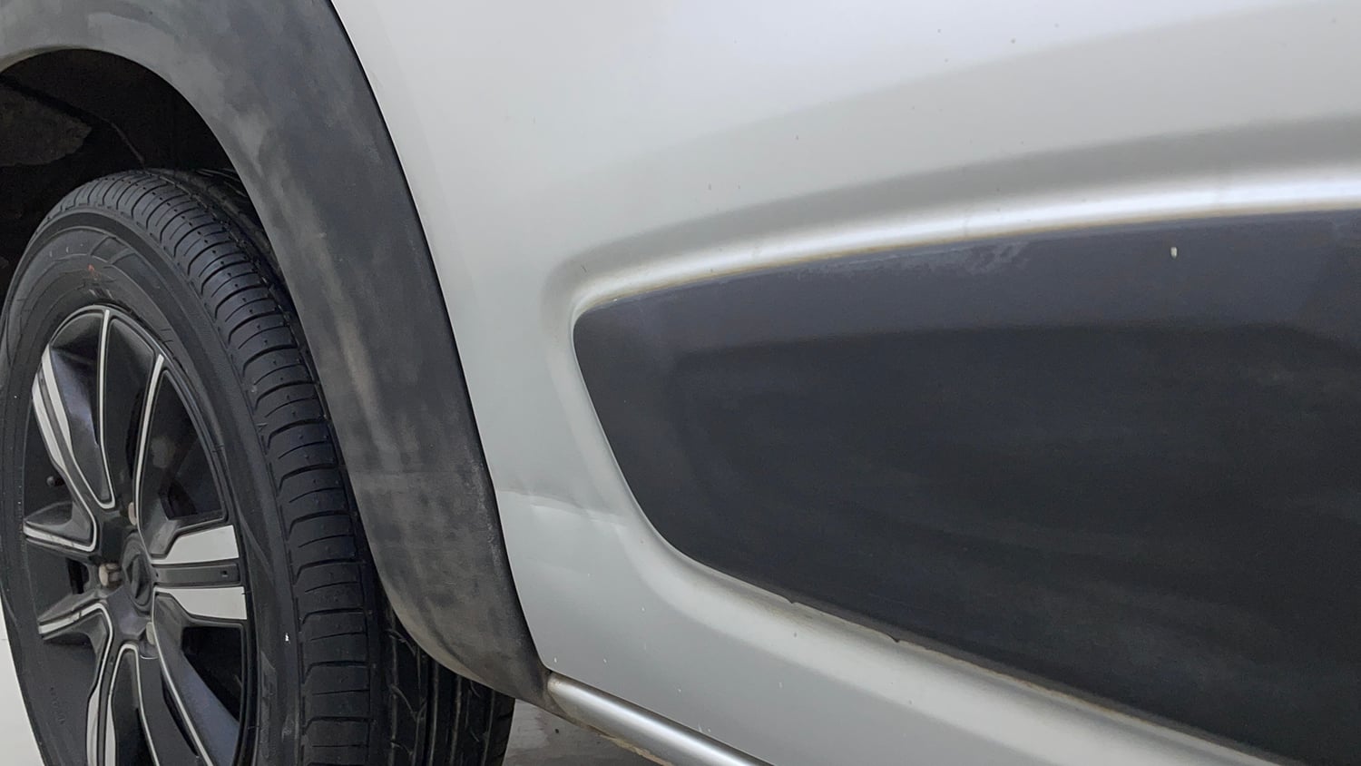 Used 2024 Renault Kwid CLIMBER AMT Petrol Automatic dents MINOR SCRATCH