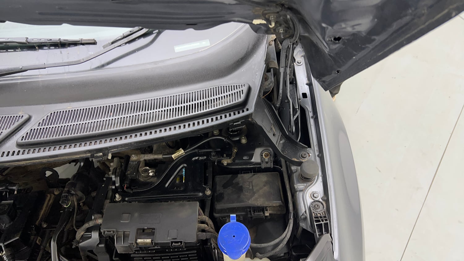 Used 2018 Ford EcoSport Trend + 1.5L Ti-VCT AT Petrol Automatic engine ENGINE LEFT SIDE HINGE & APRON VIEW