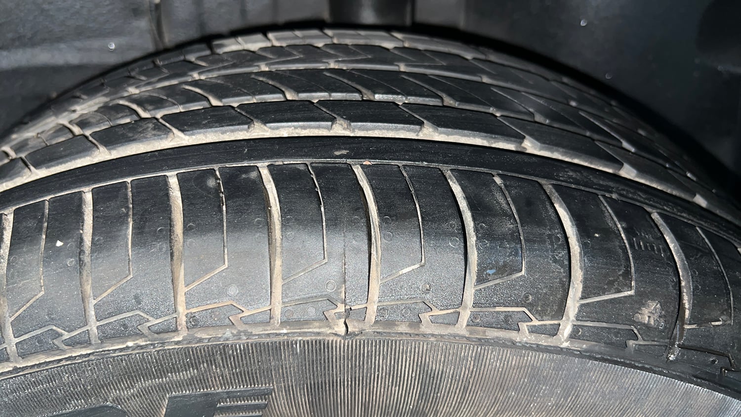 Used 2020 Tata Altroz XZ Petrol Petrol Manual tyres LEFT REAR TYRE TREAD VIEW