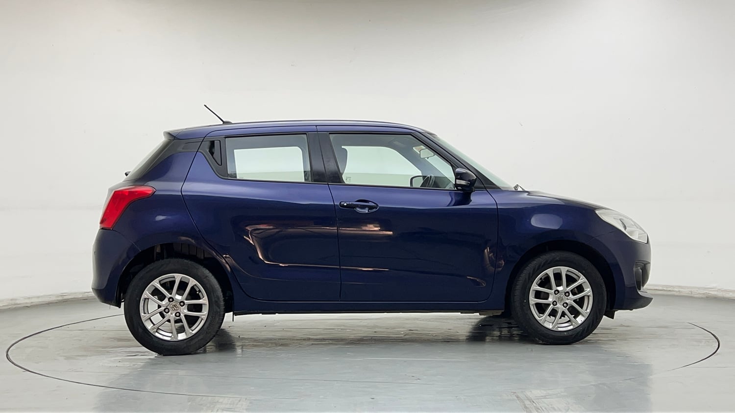 Used 2018 Maruti Suzuki Swift ZXi AMT Petrol Automatic exterior RIGHT SIDE VIEW