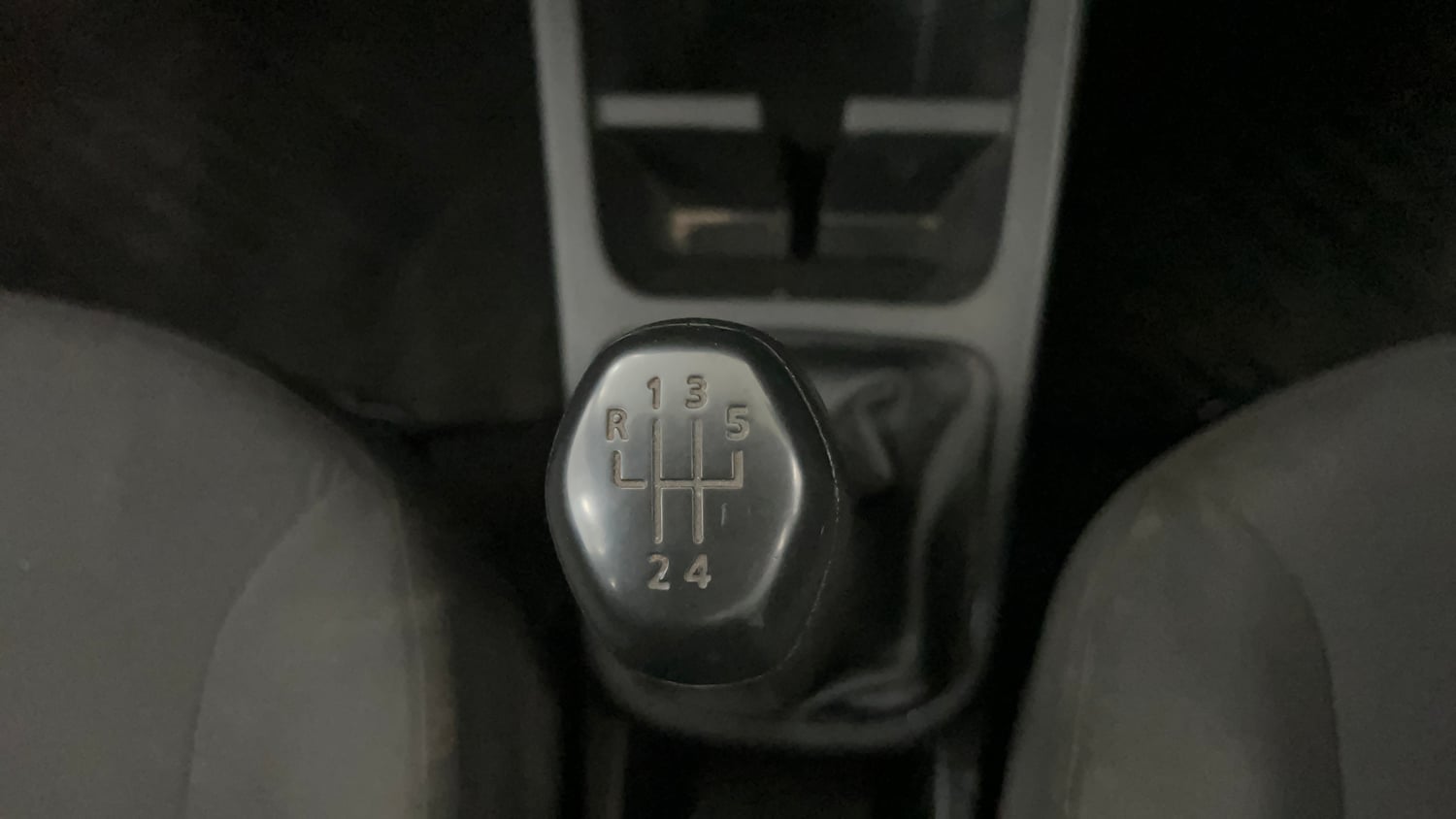 Used 2022 Renault Kwid RXL (O) 1.0 Petrol Manual interior GEAR  KNOB VIEW