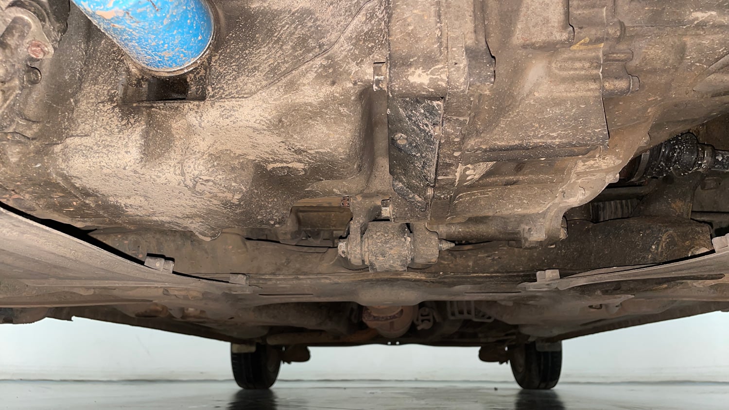 Used 2013 Honda Brio VX MT Petrol Manual extra FRONT LEFT UNDERBODY VIEW