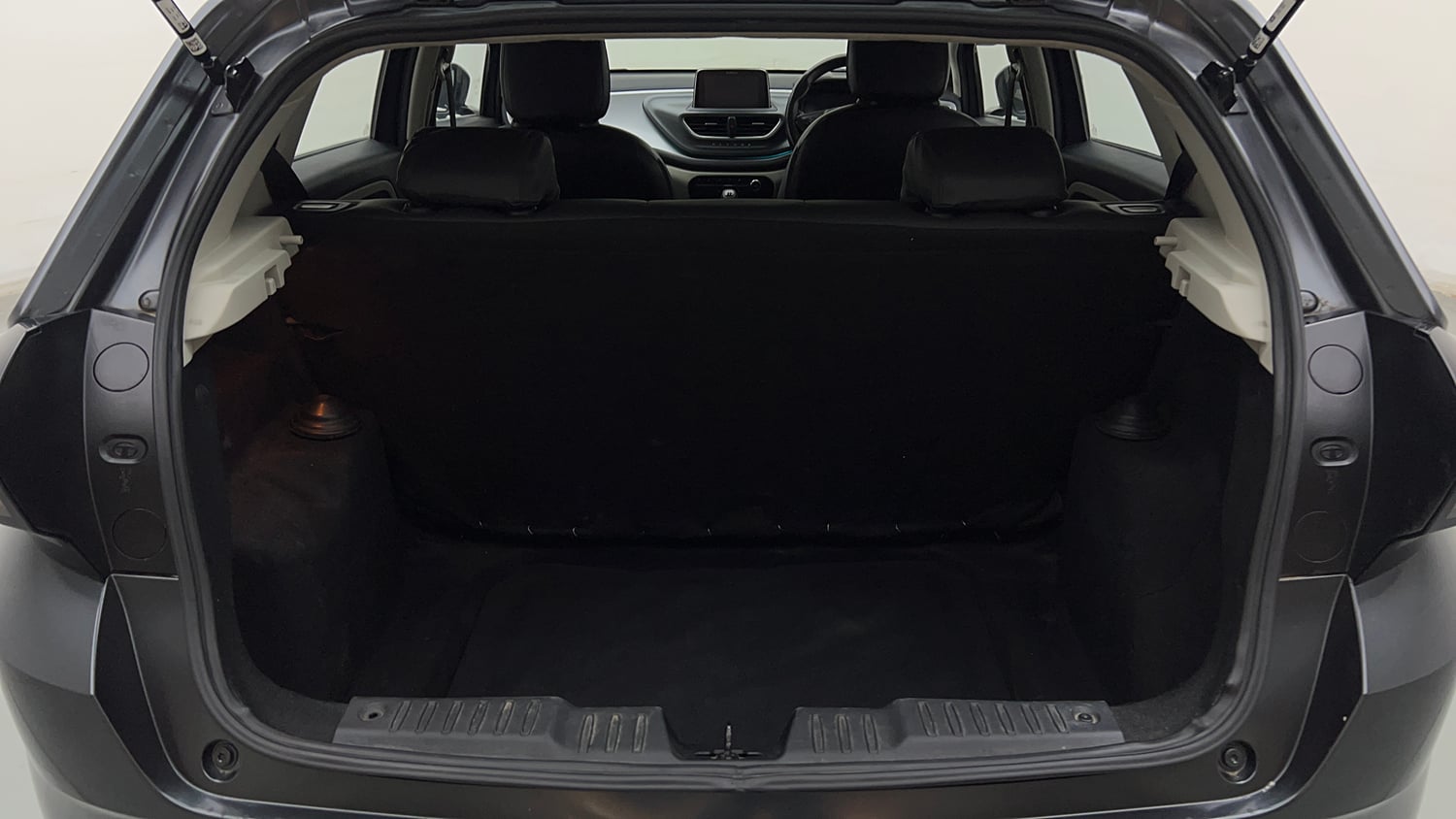 Used 2021 Tata Altroz XZ Petrol Petrol Manual interior DICKY INSIDE VIEW