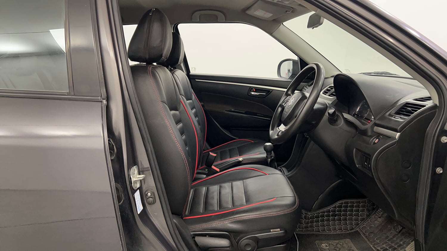 Used 2016 Maruti Suzuki Swift ZDi Diesel Manual interior RIGHT SIDE FRONT DOOR CABIN VIEW