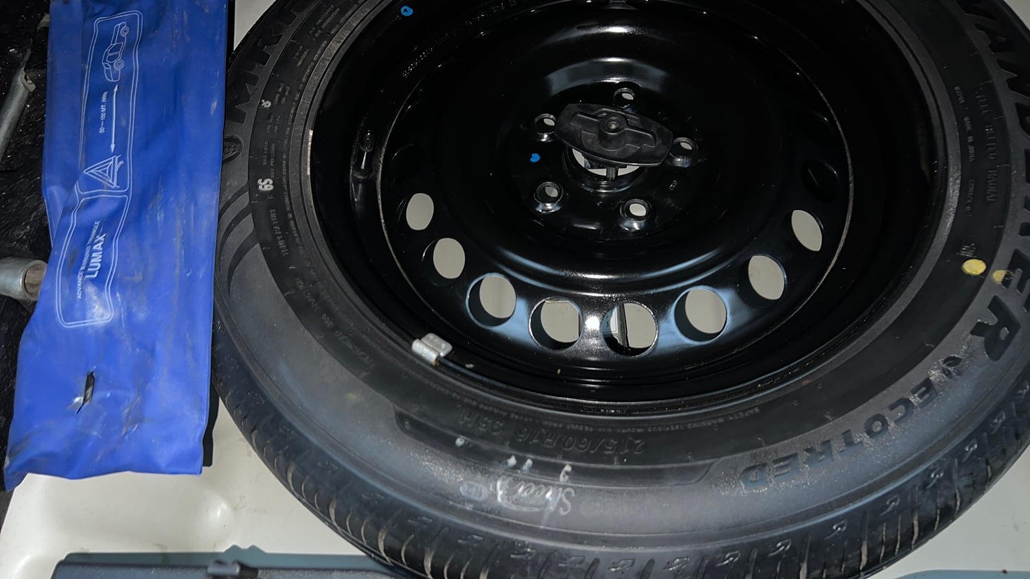 Used 2023 Maruti Suzuki Brezza ZXi Plus AT Petrol Automatic tyres SPARE TYRE VIEW