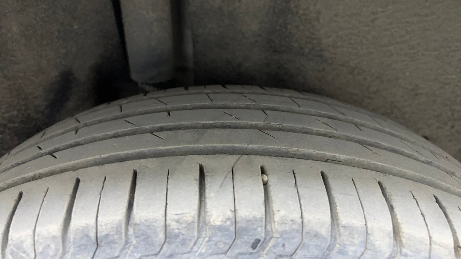 Used 2017 Ford EcoSport Trend+ 1.5L TDCi Diesel Manual tyres RIGHT REAR TYRE TREAD VIEW