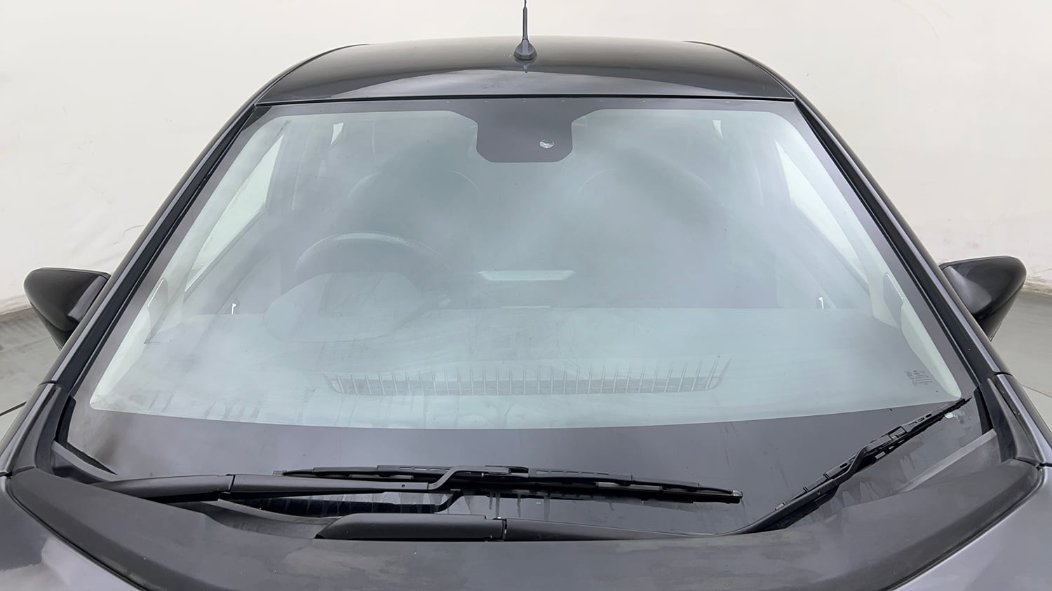 Used 2021 Tata Altroz XZ Petrol Petrol Manual exterior FRONT WINDSHIELD VIEW