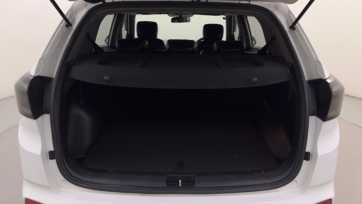 Used 2017 Hyundai Creta 1.6 SX Plus AT Petrol Petrol Automatic interior DICKY INSIDE VIEW