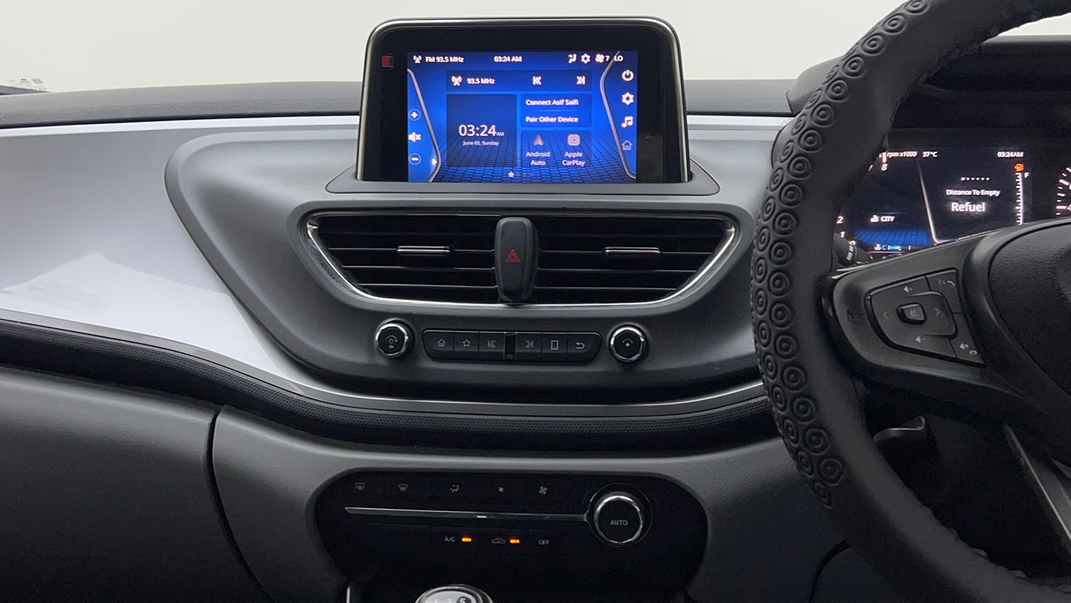 Used 2020 Tata Altroz XZ Petrol Petrol Manual interior MUSIC SYSTEM & AC CONTROL VIEW