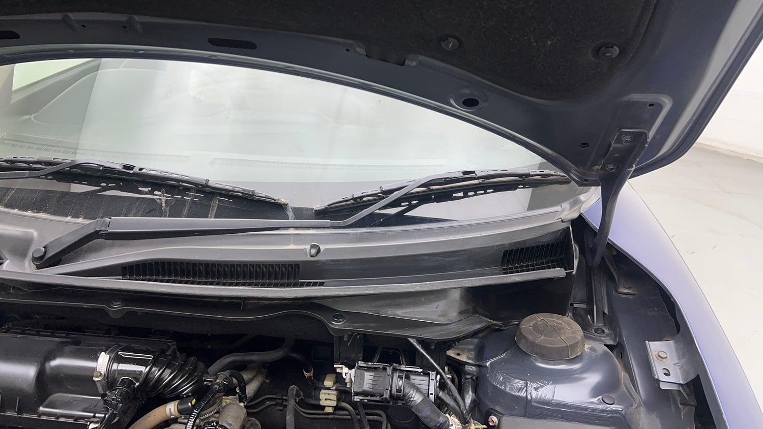 Used 2018 Maruti Suzuki Dzire VXi Petrol Manual engine ENGINE LEFT SIDE HINGE & APRON VIEW