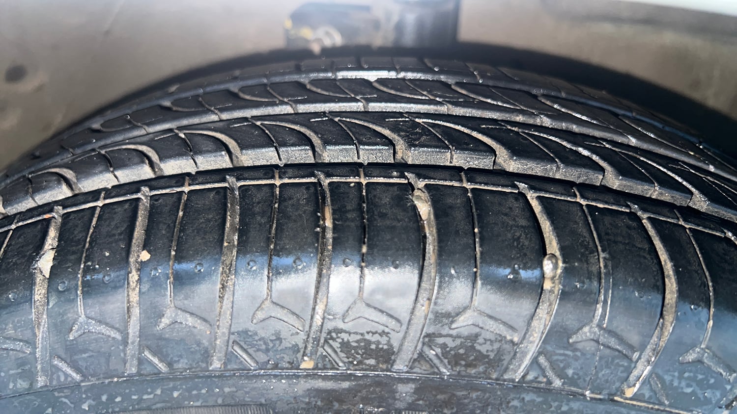 Used 2017 Maruti Suzuki Celerio ZXI (O) AMT Petrol Automatic tyres RIGHT FRONT TYRE TREAD VIEW