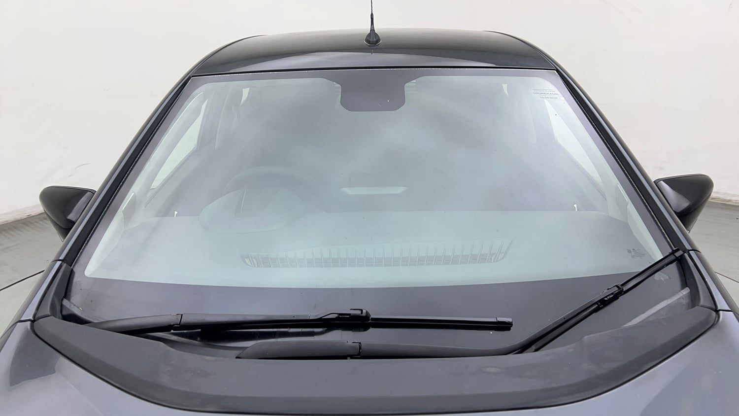 Used 2020 Tata Altroz XZ Petrol Petrol Manual exterior FRONT WINDSHIELD VIEW