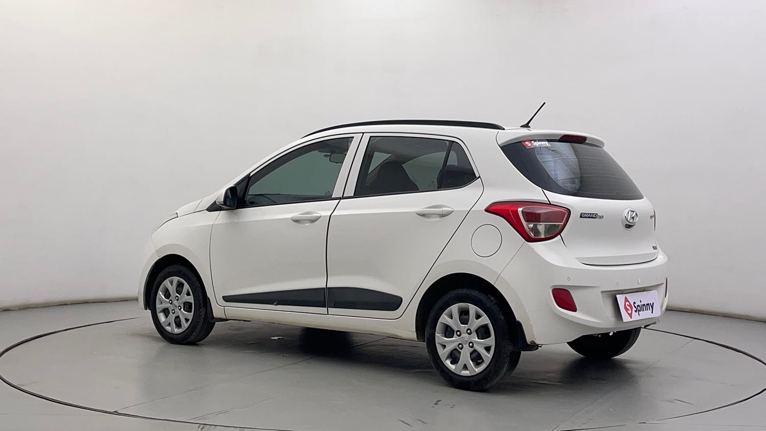 Used 2015 Hyundai Grand i10 Sportz 1.2 Kappa VTVT Petrol Manual exterior LEFT REAR CORNER VIEW